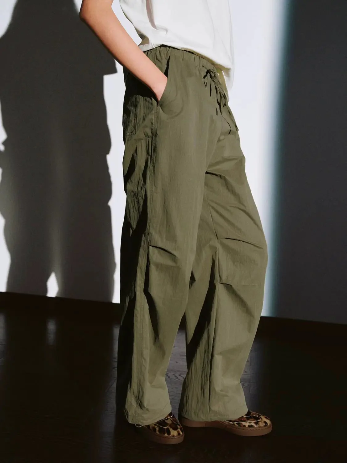 22659-pull-on-drawstring-wide-leg-cargo-pants-27.webp Pull On Drawstring Wide Leg Cargo Pants