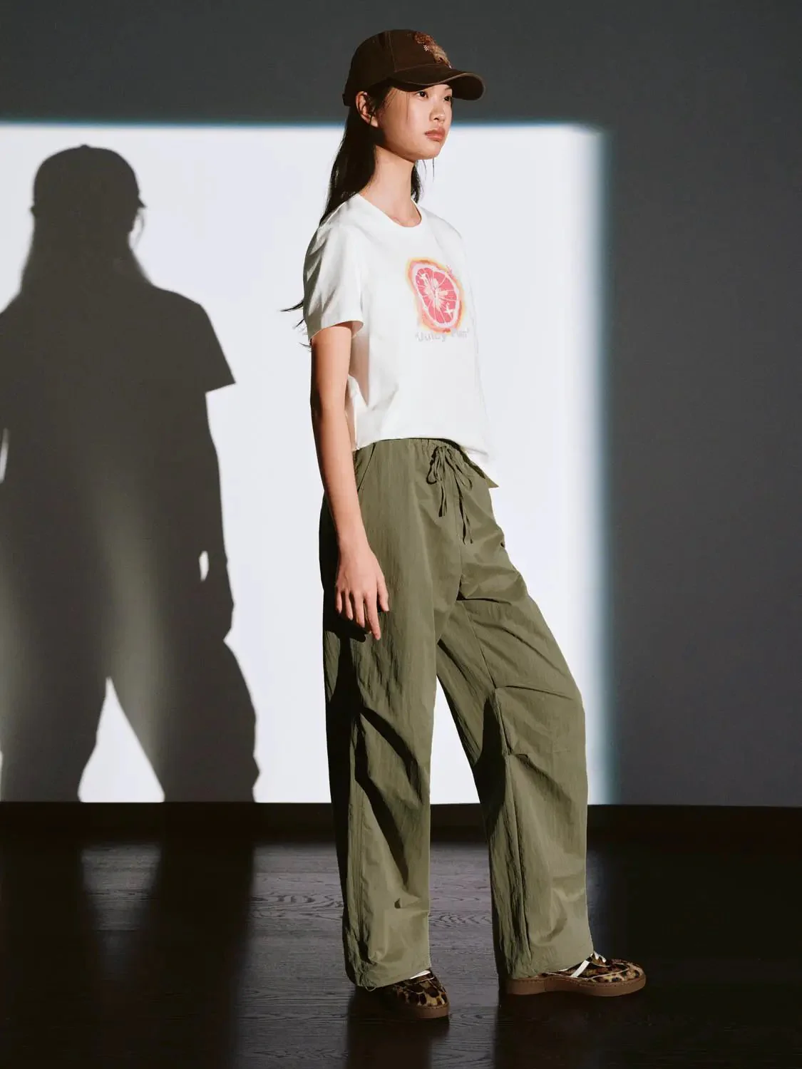 22659-pull-on-drawstring-wide-leg-cargo-pants-29.webp Pull On Drawstring Wide Leg Cargo Pants