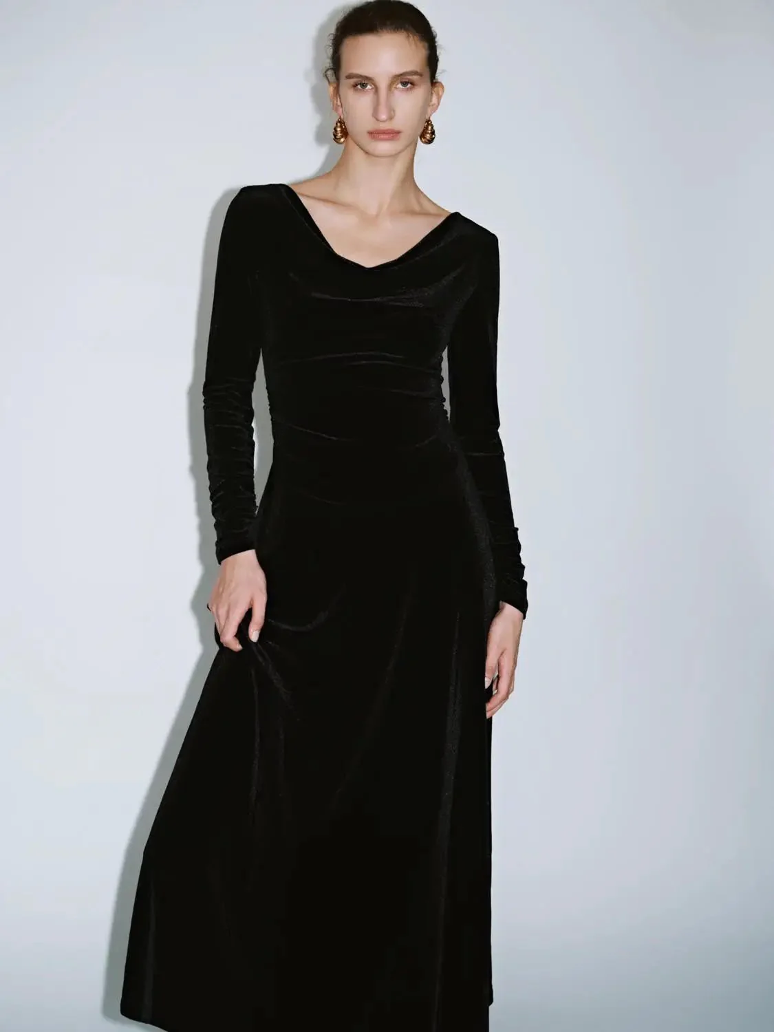 2268-velvet-effect-a-line-maxi-with-cowl-neck-dresses-5.webp Velvet-Effect A-Line Maxi With Cowl Neck Dresses