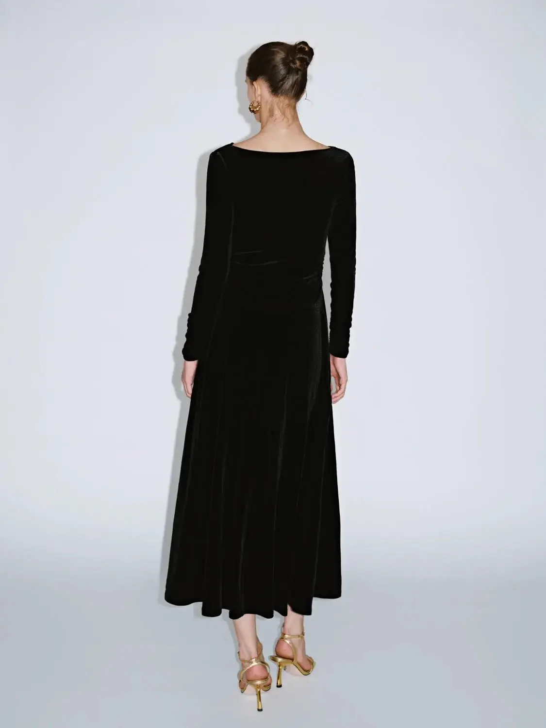 2268-velvet-effect-a-line-maxi-with-cowl-neck-dresses-6.webp Velvet-Effect A-Line Maxi With Cowl Neck Dresses