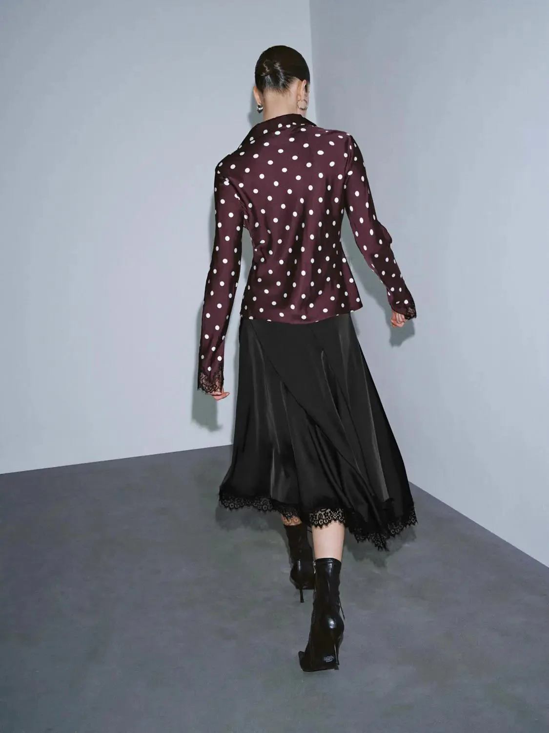 22722-polka-dotted-lace-trim-v-neck-laced-up-shirts-6.webp Polka Dotted Lace Trim V-Neck Laced-Up Shirts