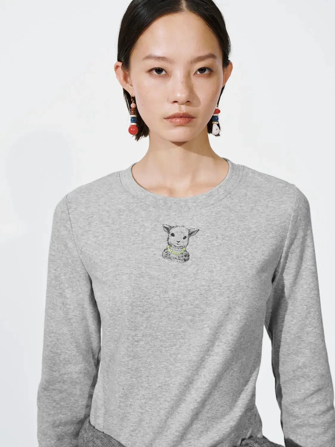 22729-cotton-blend-embroidered-dog-graphic-long-sleeve-t-shirt-3.webp Cotton Blend Embroidered Dog Graphic Long Sleeve T Shirt