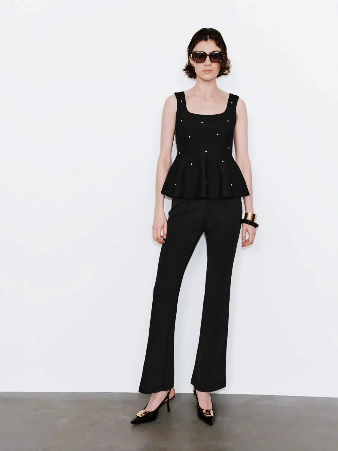22795-studded-sleeveless-knitted-t-shirts-4.webp Studded Sleeveless Knitted T-Shirts
