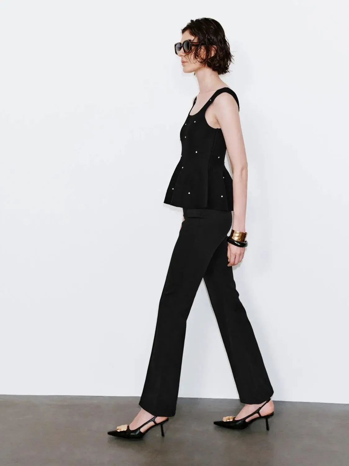 22795-studded-sleeveless-knitted-t-shirts-5.webp Studded Sleeveless Knitted T-Shirts