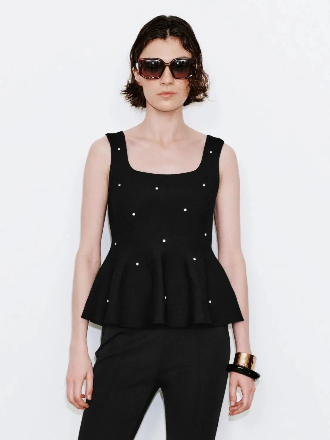 22795-studded-sleeveless-knitted-t-shirts-9.webp Studded Sleeveless Knitted T-Shirts