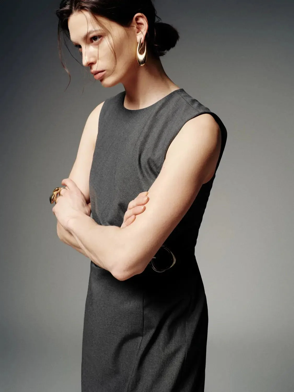 22846-elegant-draped-sleeveless-stretch-fabric-midi-dress-4.webp Elegant Draped Sleeveless Stretch Fabric Midi Dress