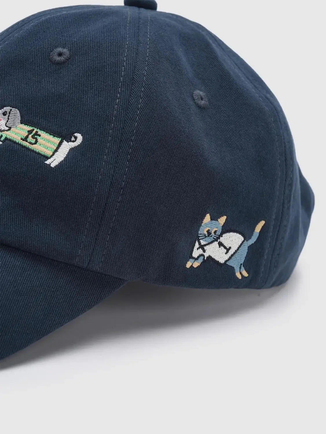 2285-embroidered-baseball-cap-6.webp Embroidered Baseball Cap