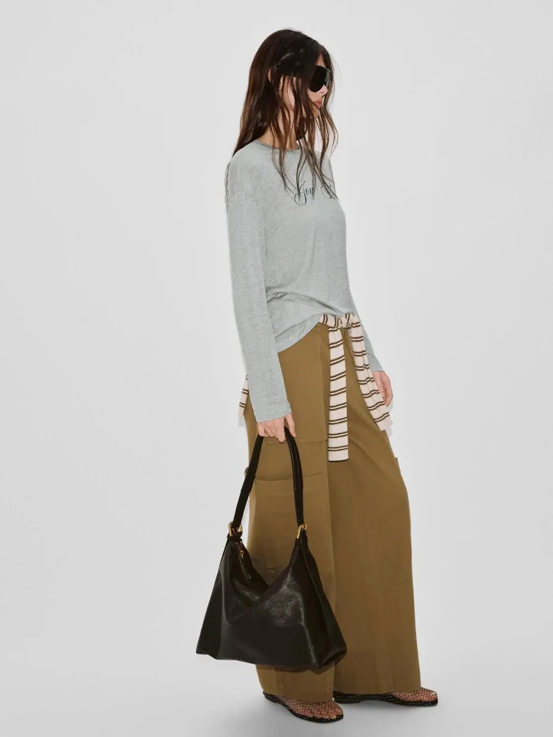 22858-faux-leather-oversize-shoulder-bags-8.webp Faux Leather Oversize Shoulder Bags