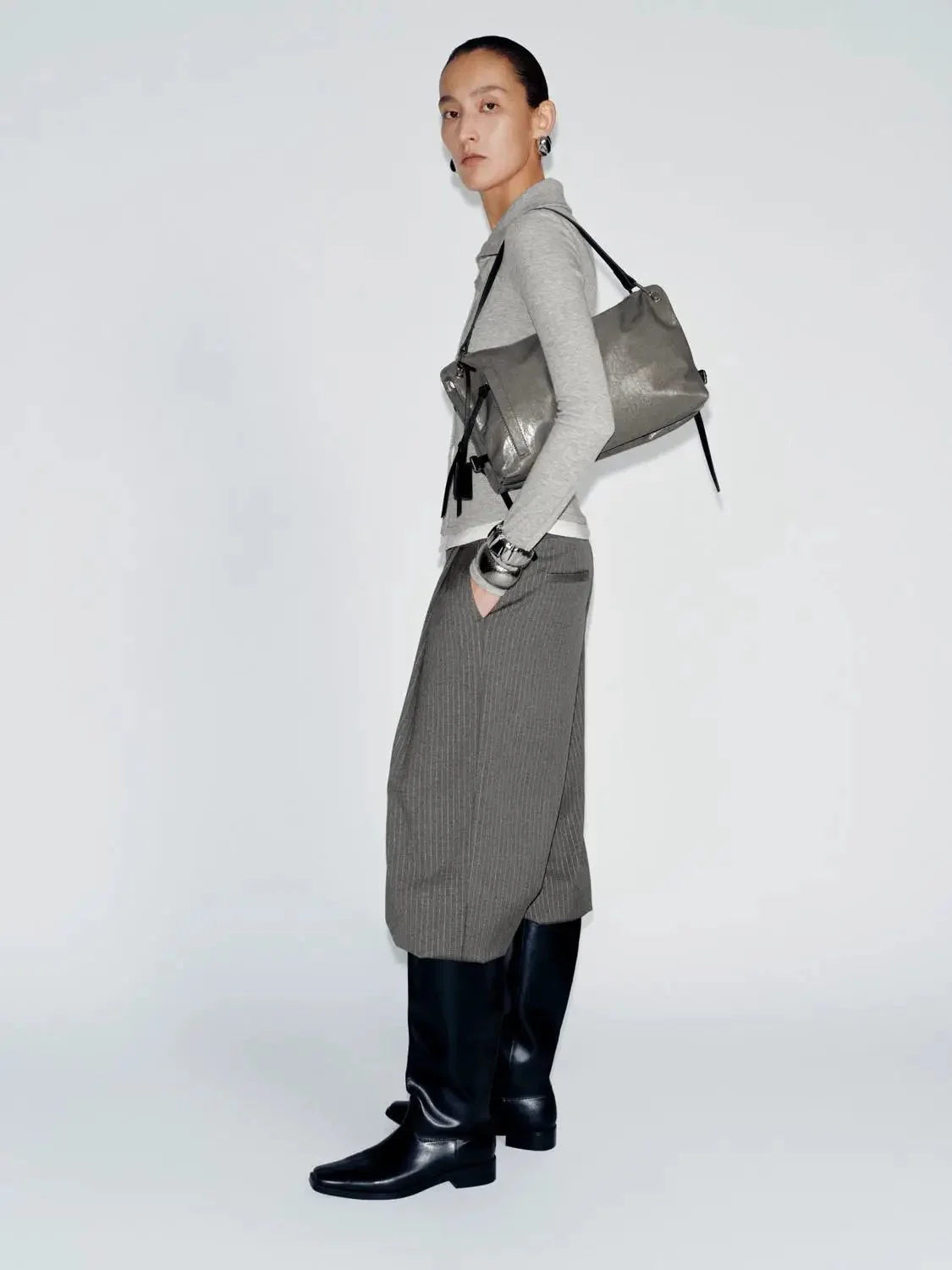 22859-lyocell-knit-shirt-with-contrast-buttons-shirts-4.webp Lyocell Knit Shirt With Contrast Buttons Shirts