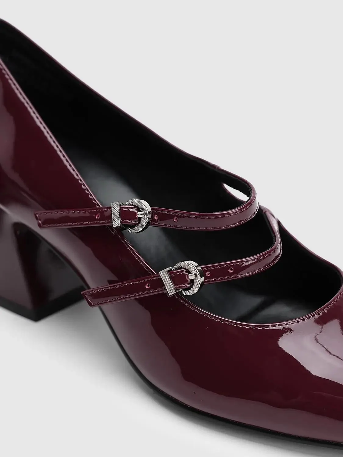 22878-strappy-chunky-heeled-pumps-6.webp Strappy Chunky Heeled Pumps