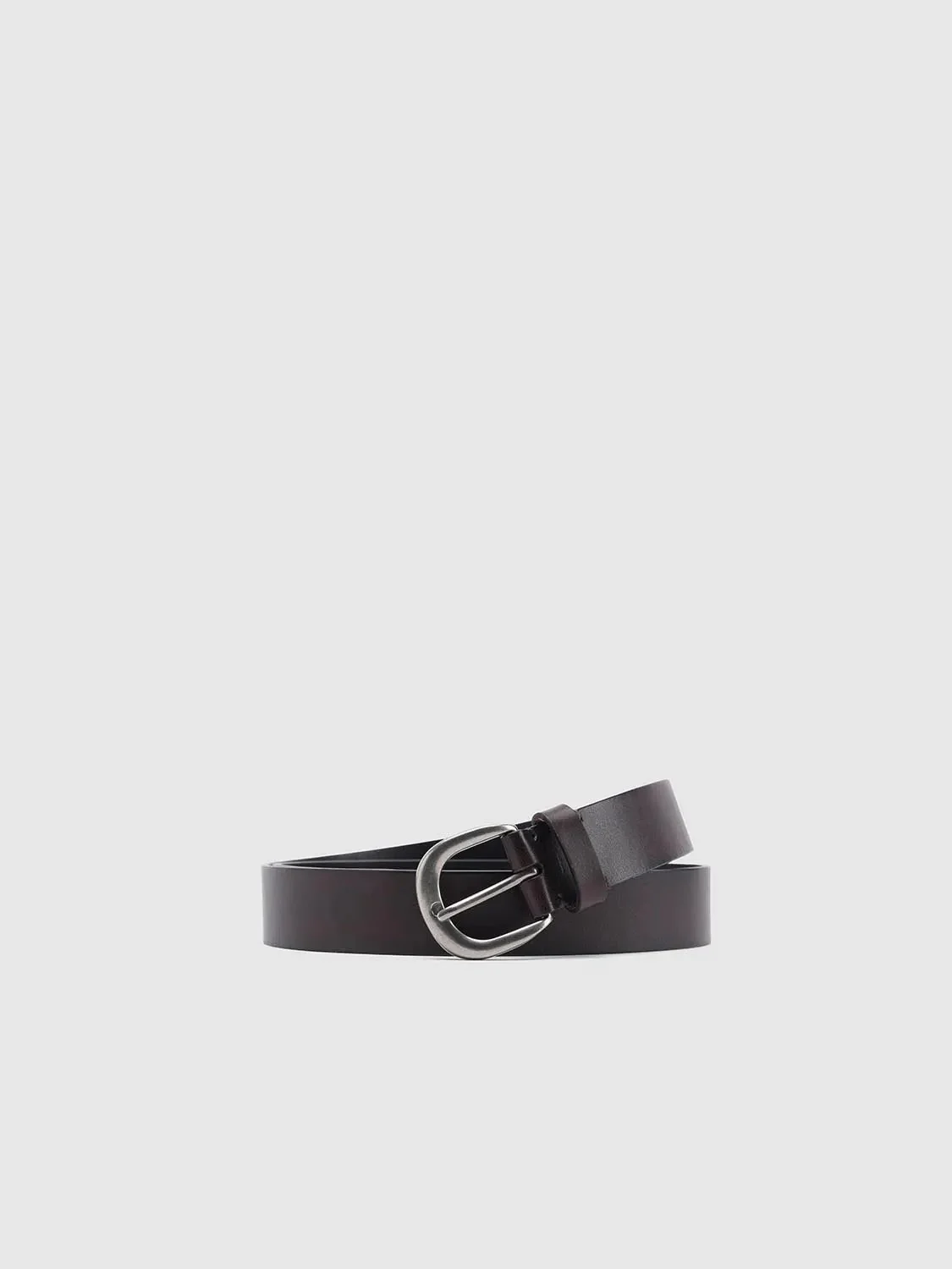 2290-silver-buckle-matte-leather-belts-3.webp Silver Buckle Matte Leather Belts