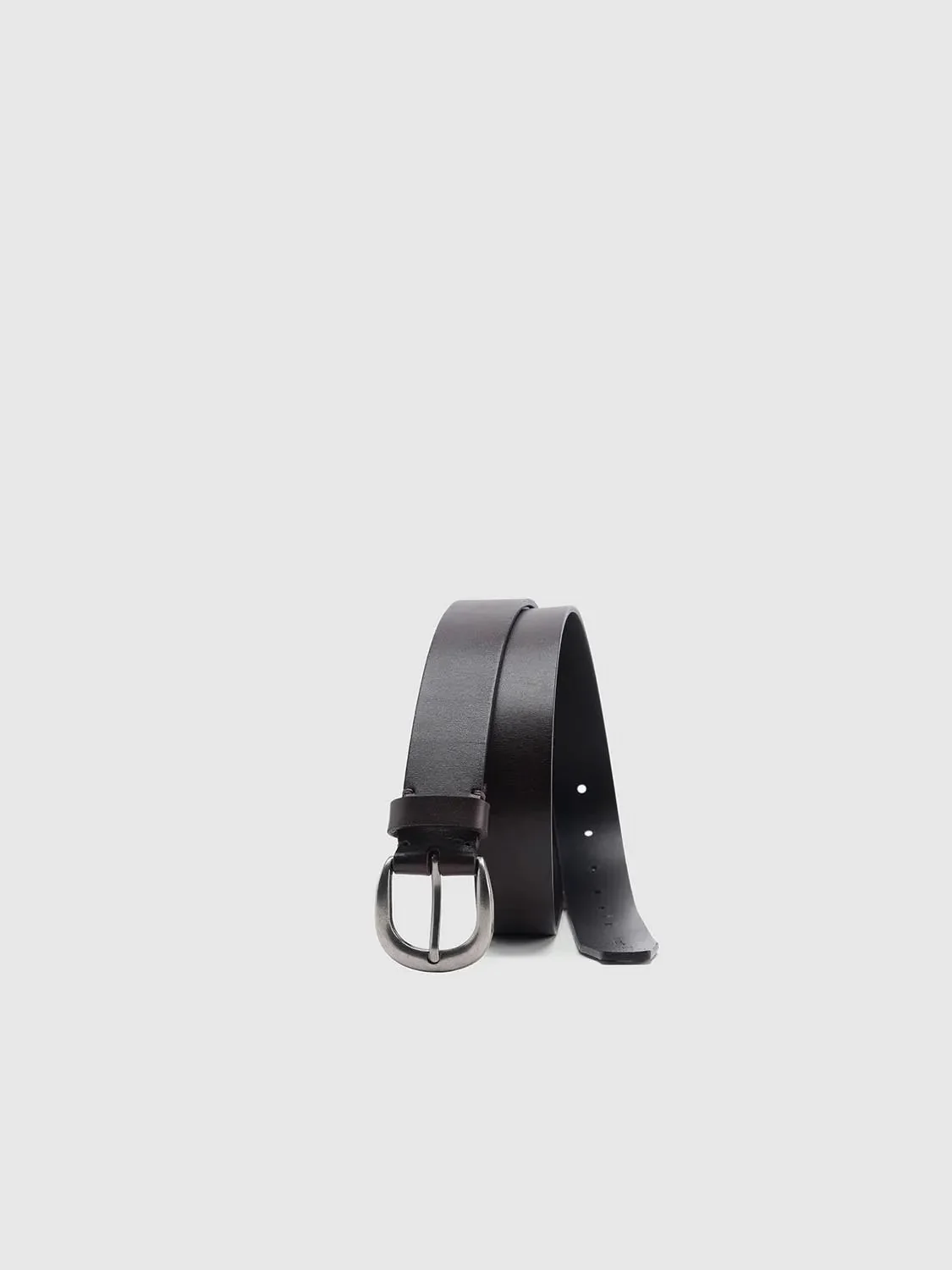 2290-silver-buckle-matte-leather-belts-4.webp Silver Buckle Matte Leather Belts