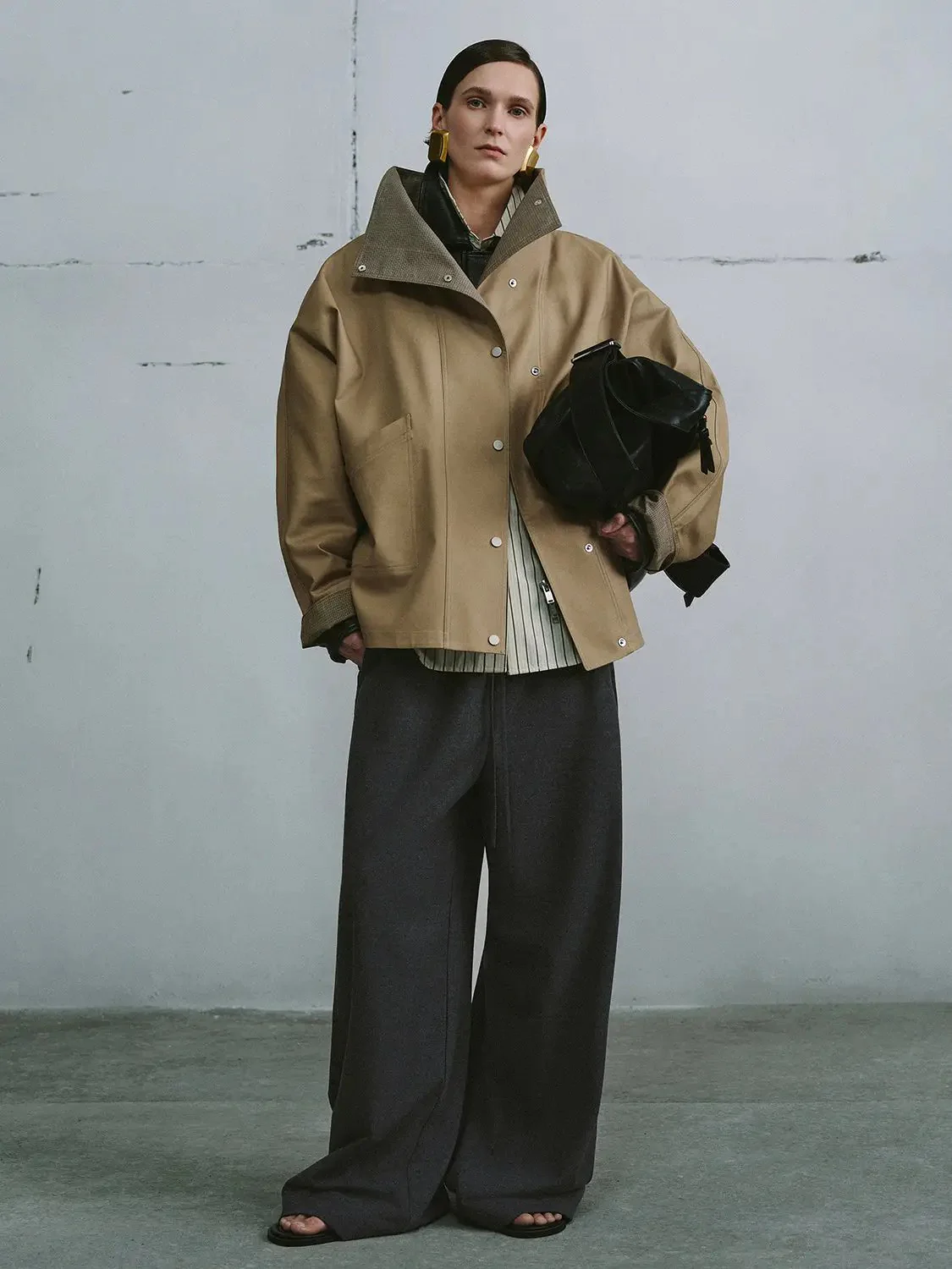 22920-classic-oversized-mock-neck-trench-coats-5.webp Classic Oversized Mock Neck Trench Coats