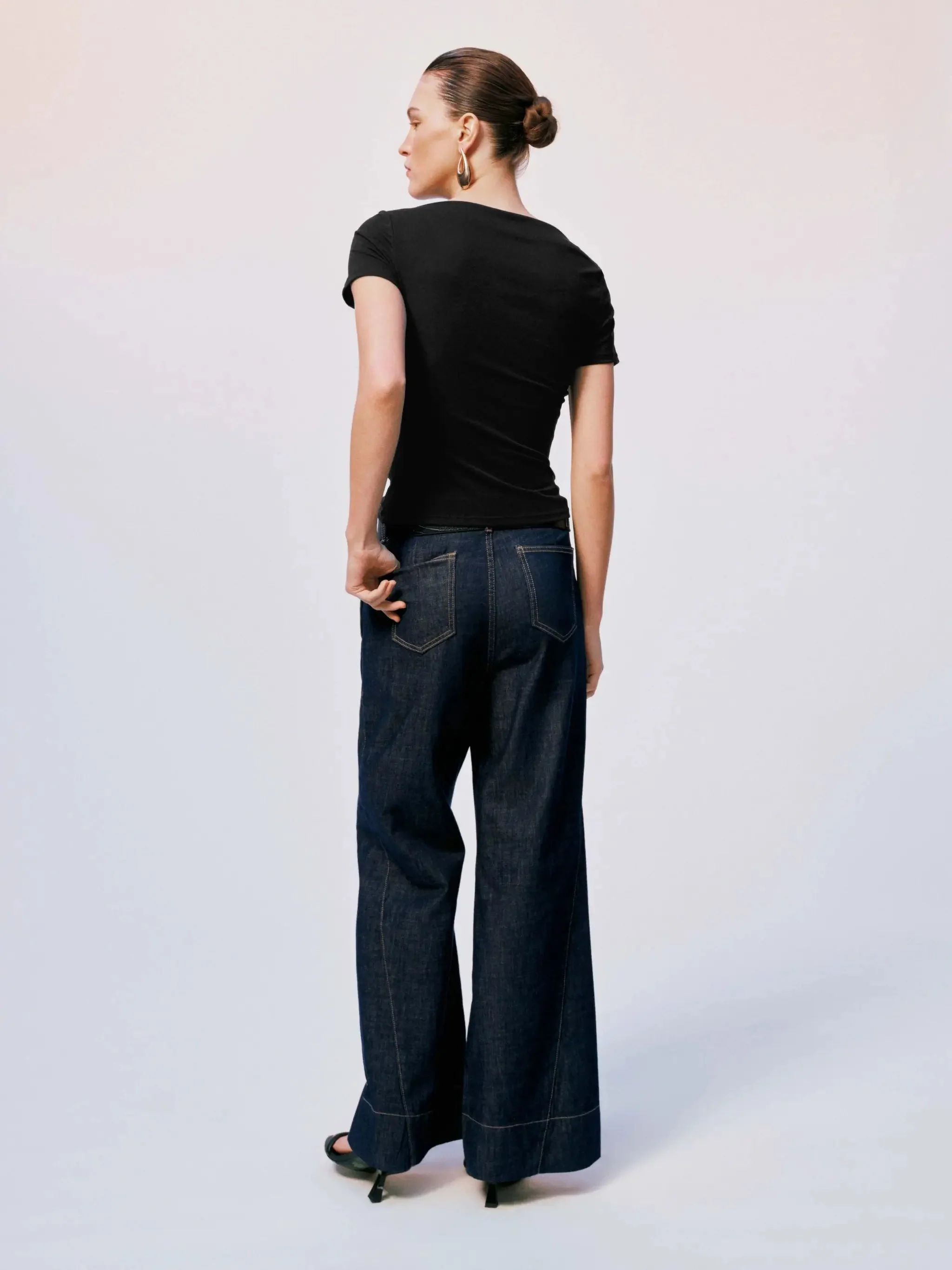 23028-lyocell-blend-boat-neck-ruched-skinny-shirt-6.webp Lyocell Blend Boat Neck Ruched Skinny Shirt