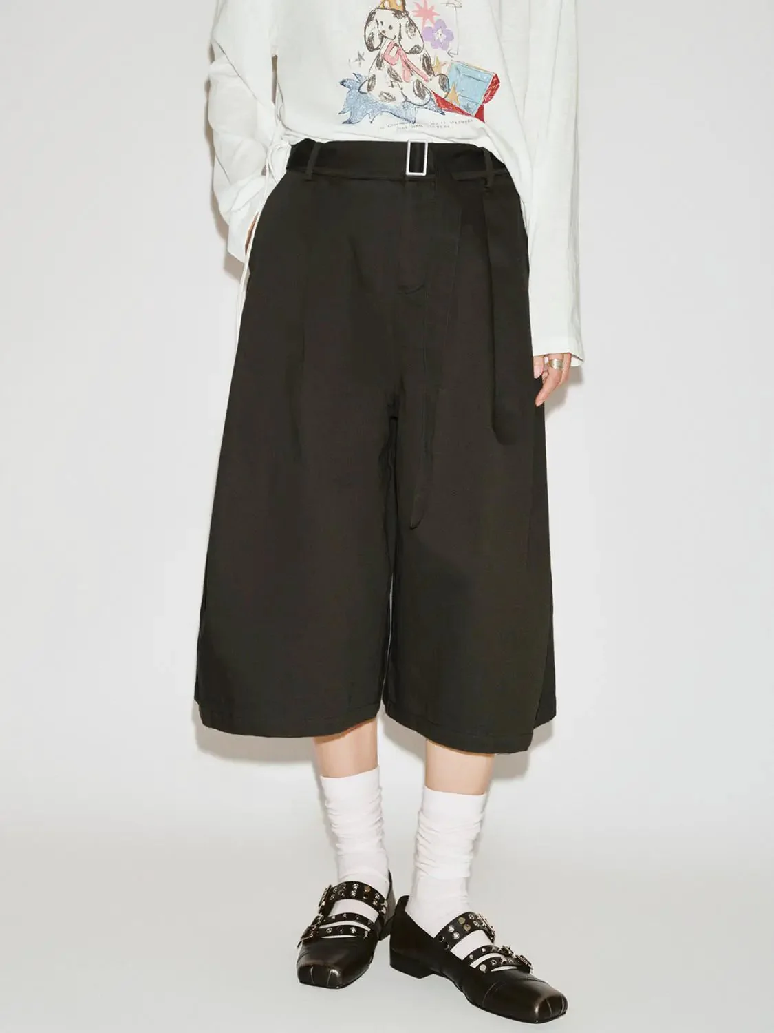 23150-pleated-cropped-barrel-leg-pants-1.webp Pleated Cropped Barrel Leg Pants