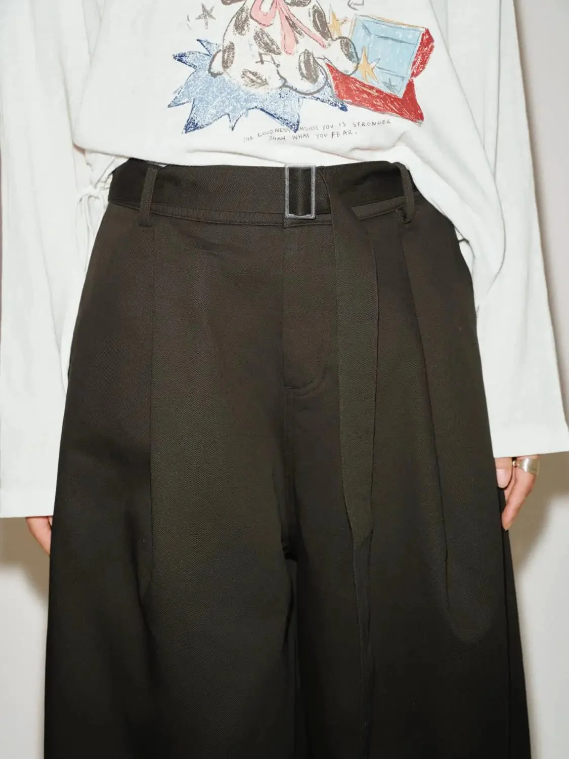 23150-pleated-cropped-barrel-leg-pants-4.webp Pleated Cropped Barrel Leg Pants
