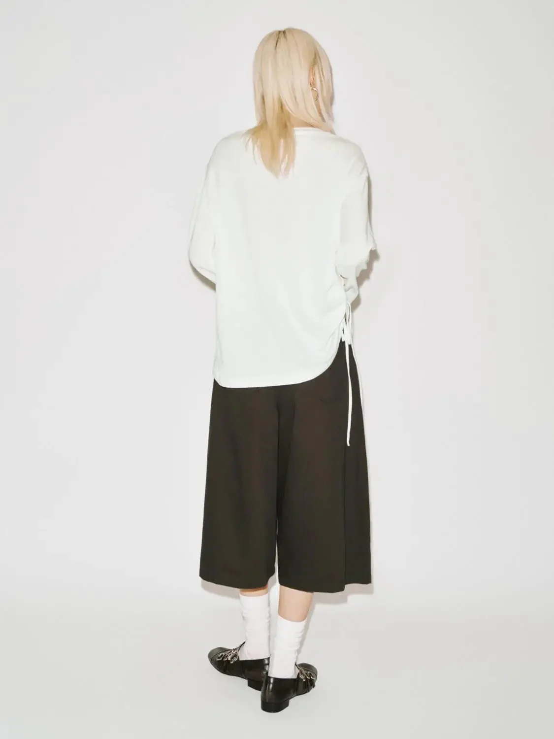 23150-pleated-cropped-barrel-leg-pants-6.webp Pleated Cropped Barrel Leg Pants