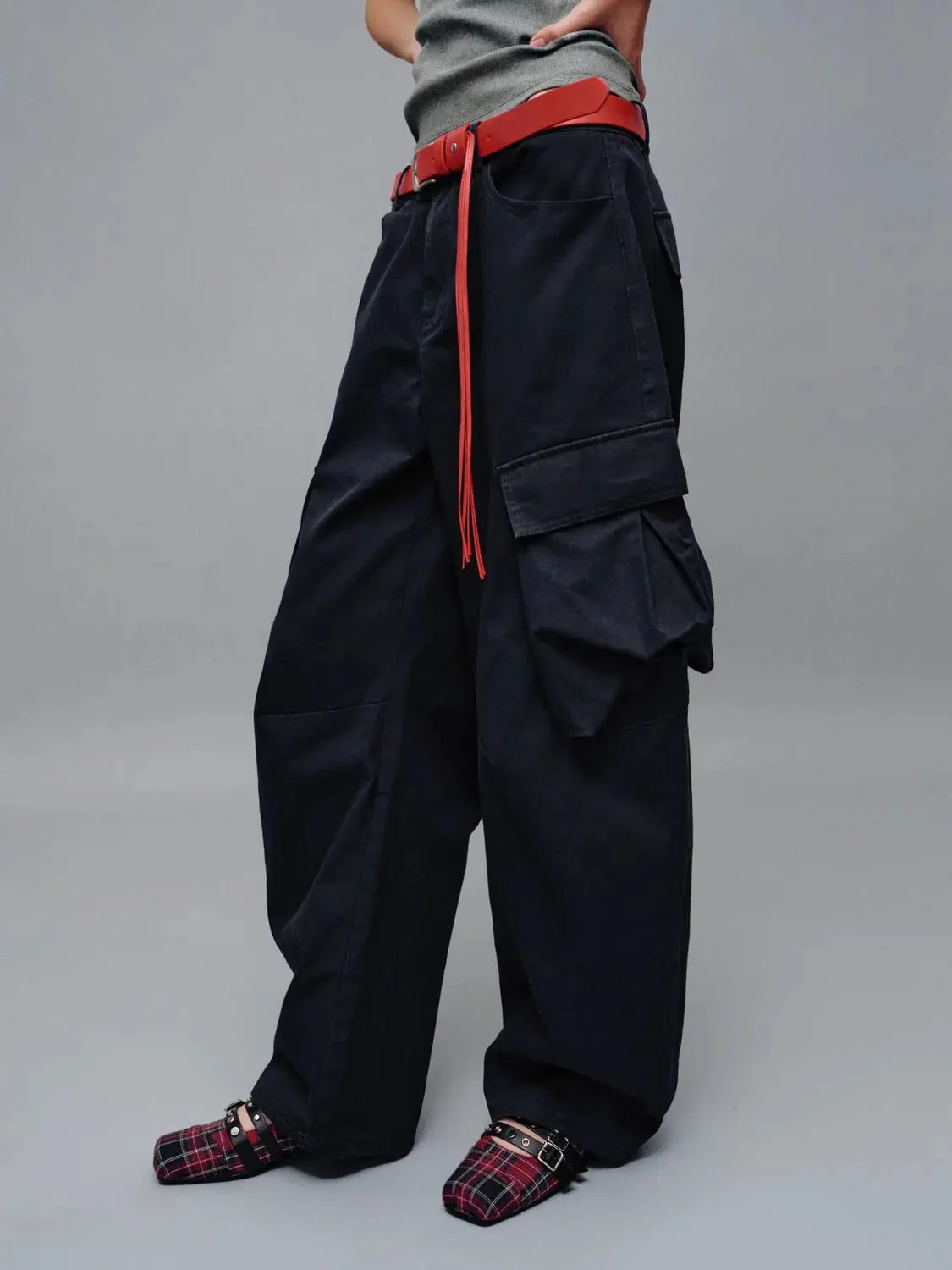 23162-belted-flap-pocket-barrel-leg-cargo-pants-3.webp Belted Flap Pocket Barrel Leg Cargo Pants