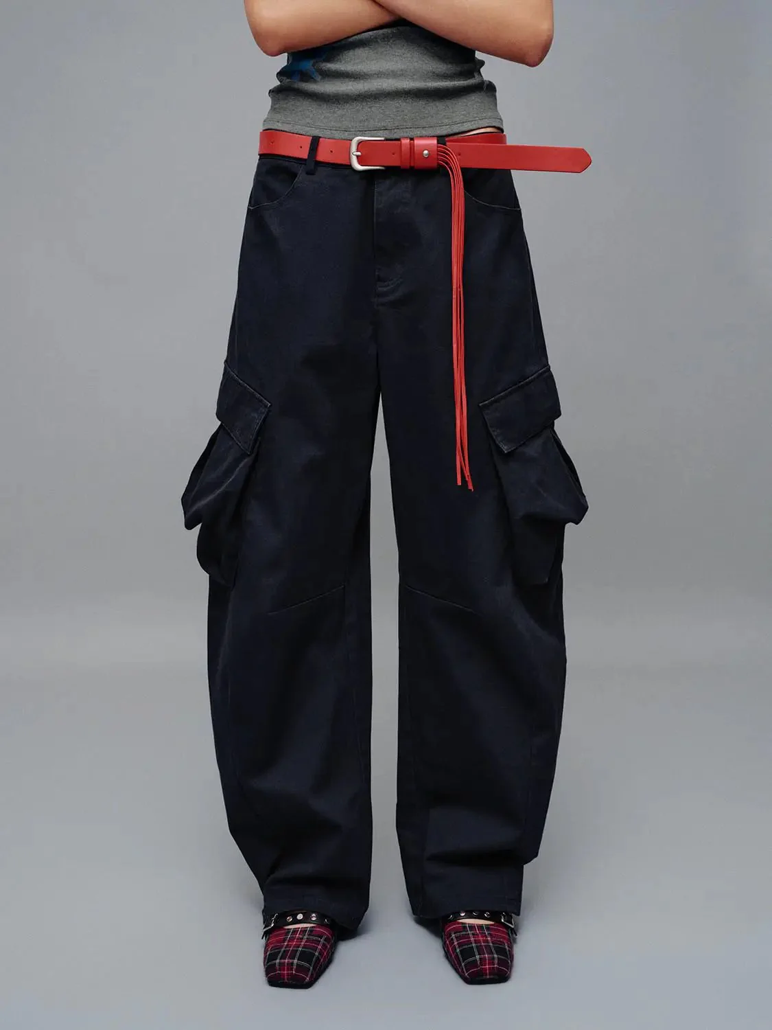 23162-belted-flap-pocket-barrel-leg-cargo-pants-9.webp Belted Flap Pocket Barrel Leg Cargo Pants