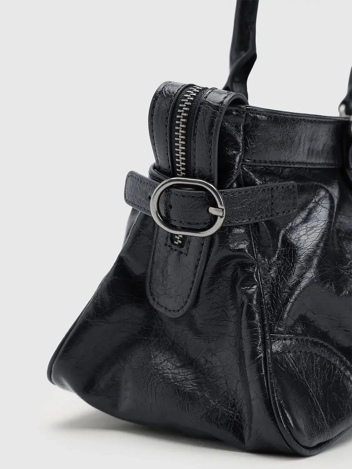 23223-faux-leather-belt-detail-shoulder-bowling-bags-6.webp Faux Leather Belt Detail Shoulder Bowling Bags