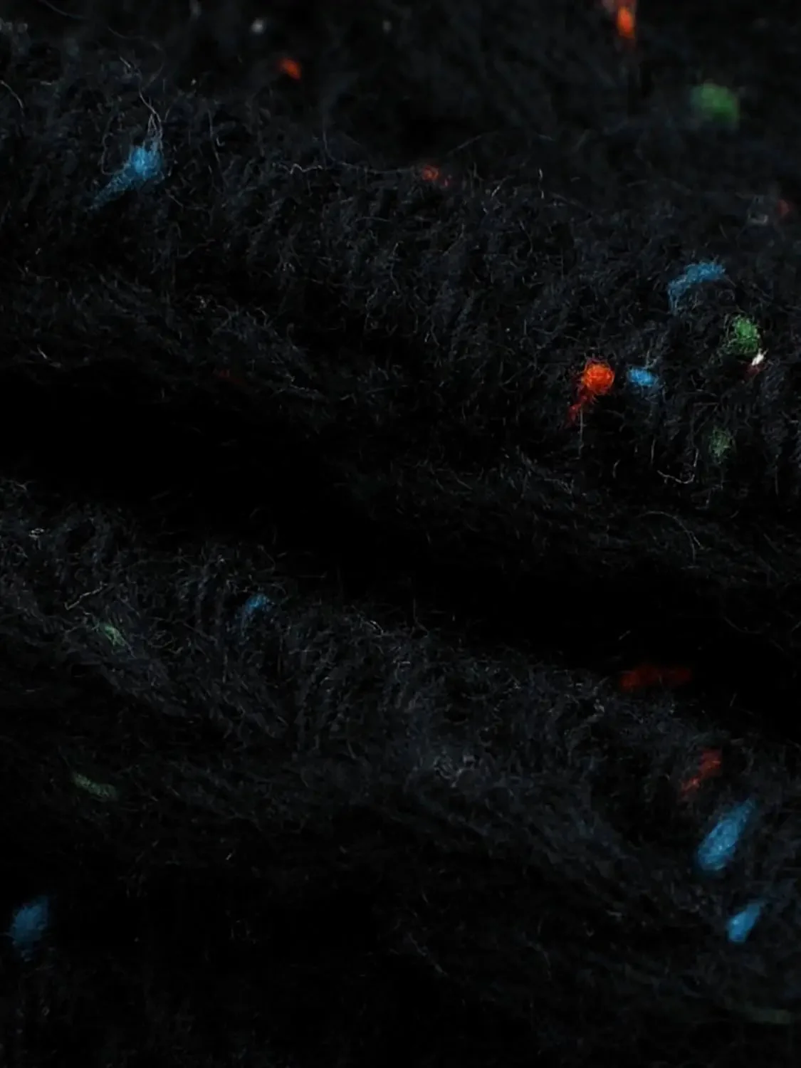 23407-v-neck-sleeveless-cable-knitted-t-shirts-3.webp V-Neck Sleeveless Cable Knitted T-Shirts
