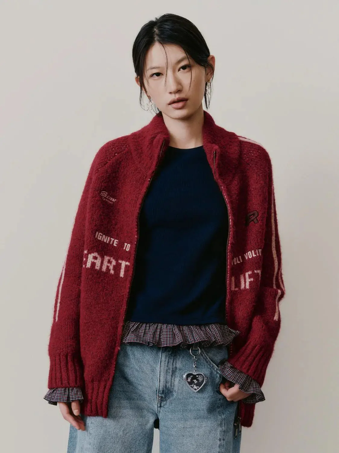 23479-mock-neck-embroidered-intarsia-knitted-cardigans-1.webp Mock Neck Embroidered Intarsia Knitted Cardigans
