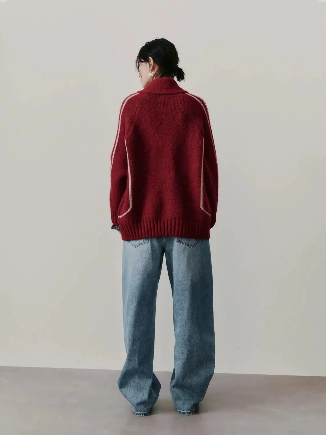 23479-mock-neck-embroidered-intarsia-knitted-cardigans-6.webp Mock Neck Embroidered Intarsia Knitted Cardigans