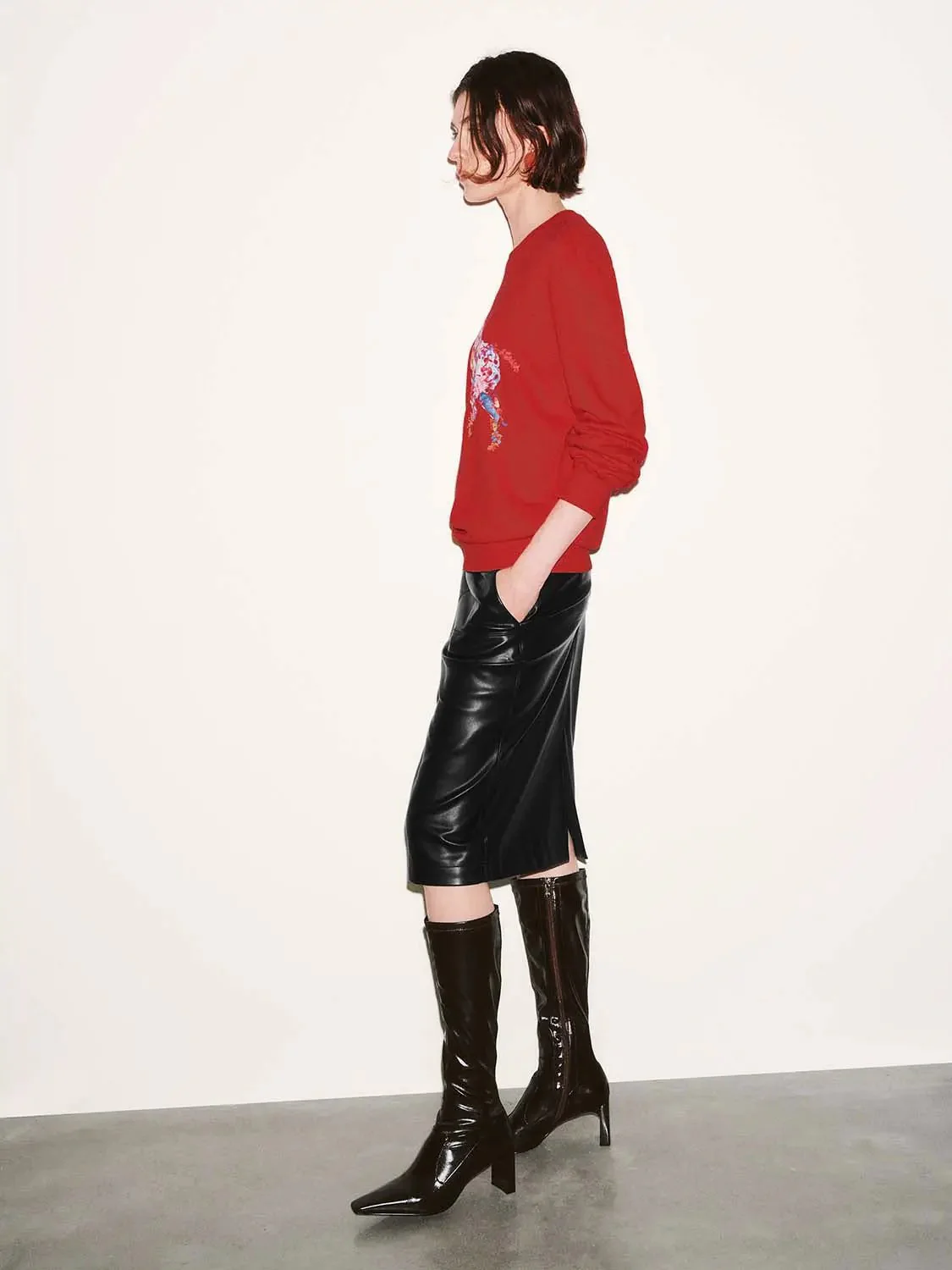 23510-cotton-modal-blend-horse-motif-crew-neck-sweatshirt-5.webp Cotton Modal Blend Horse Motif Crew Neck Sweatshirt