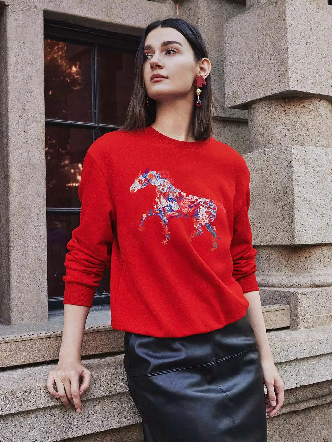 23510-cotton-modal-blend-horse-motif-crew-neck-sweatshirt-9.webp Cotton Modal Blend Horse Motif Crew Neck Sweatshirt