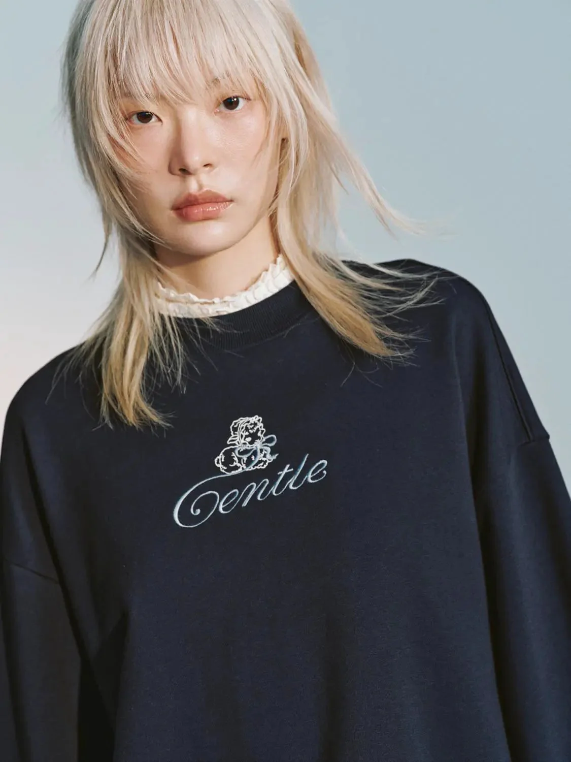 23527-embroidered-crest-cotton-blend-sweatshirt-3.webp Embroidered Crest Cotton Blend Sweatshirt