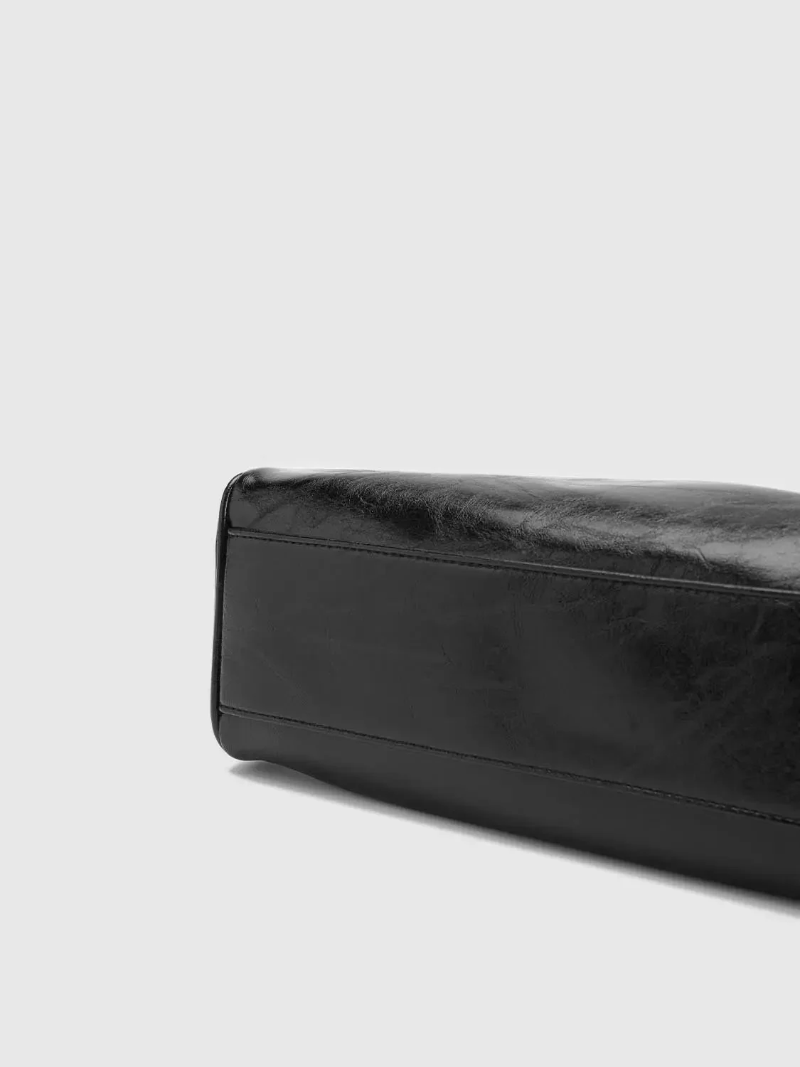 23537-faux-leather-belt-detail-handle-shoulder-bags-4.webp Faux Leather Belt Detail Handle Shoulder Bags