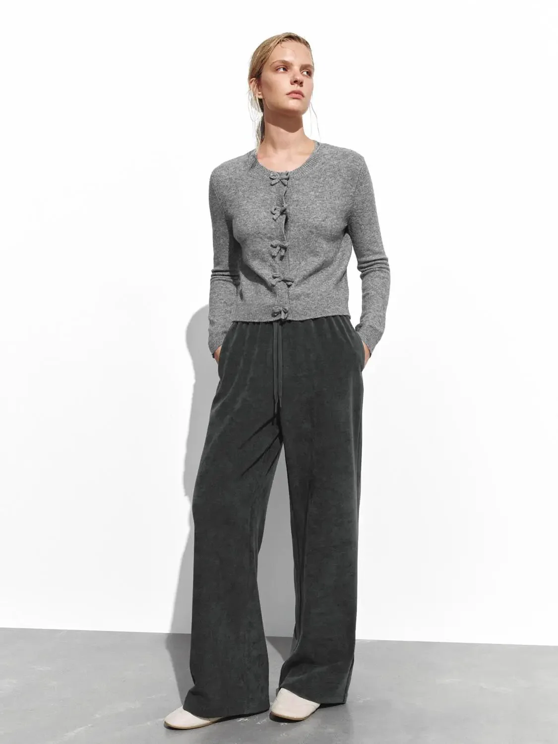 23558-bow-button-knitted-cardigans-4.webp Bow Button Knitted Cardigans