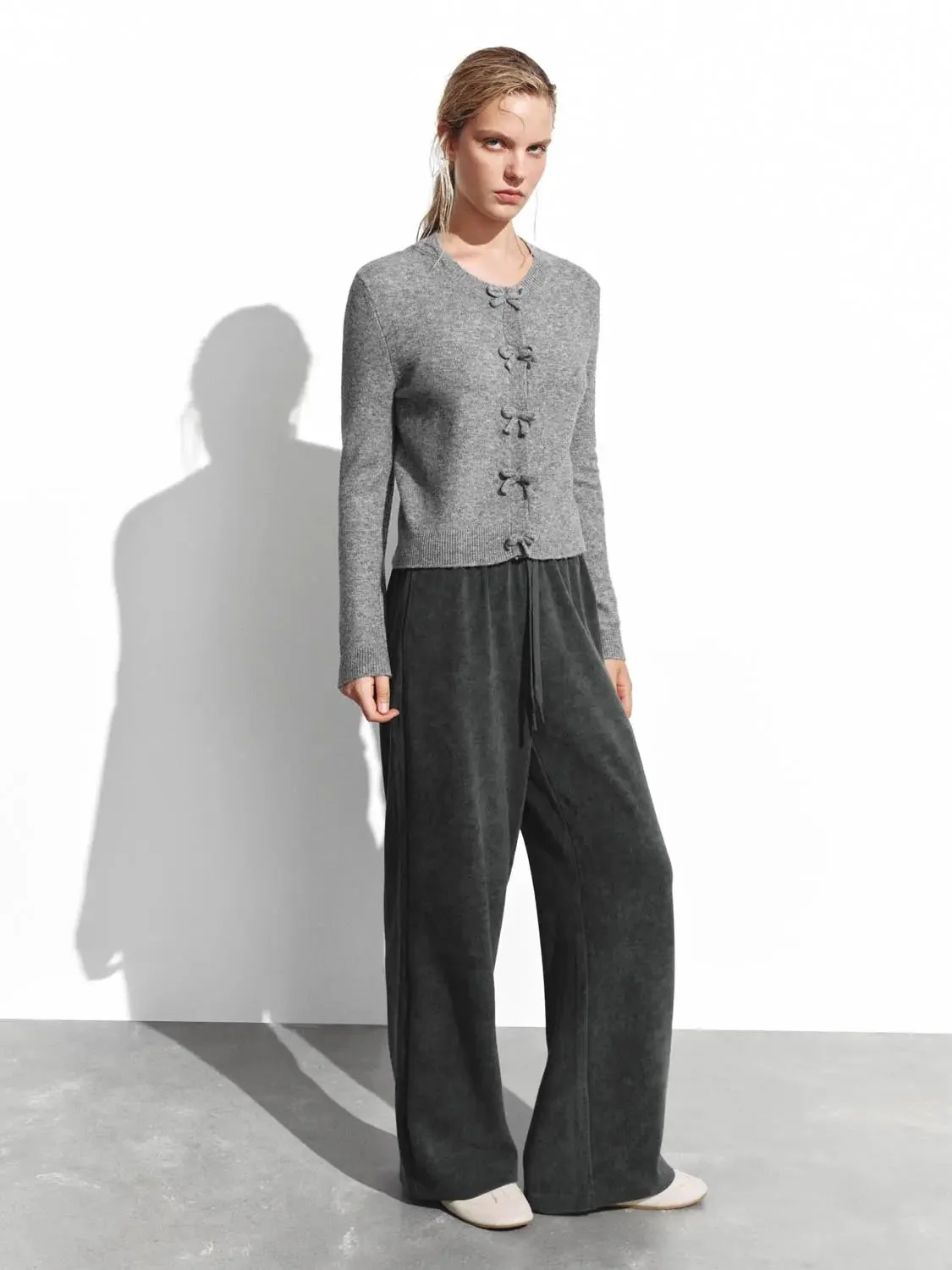 23558-bow-button-knitted-cardigans-5.webp Bow Button Knitted Cardigans