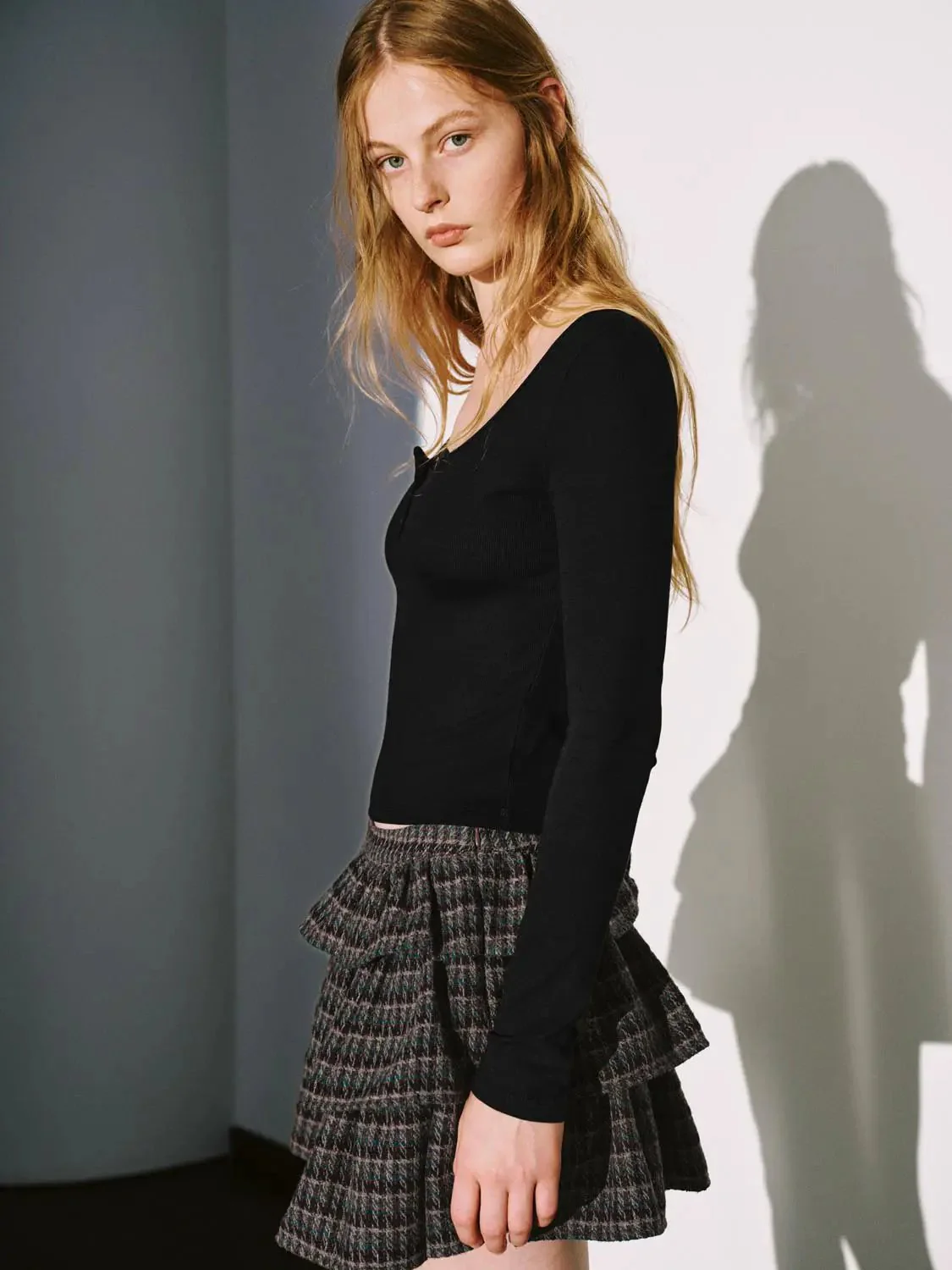 23596-cropped-cotton-top-with-square-neck-front-button-t-shirts-2.webp Cropped Cotton Top With Square Neck Front Button T Shirts