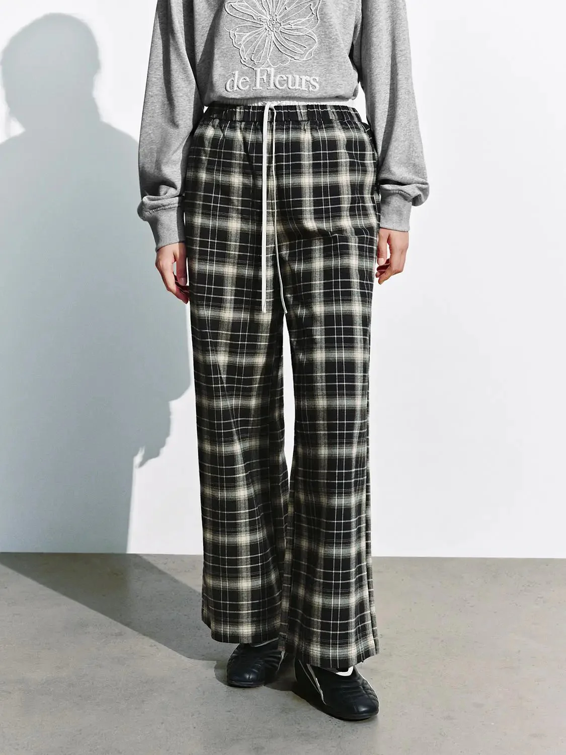 23605-contrast-check-pull-on-wide-leg-pants-18.webp Contrast Check Pull On Wide Leg Pants