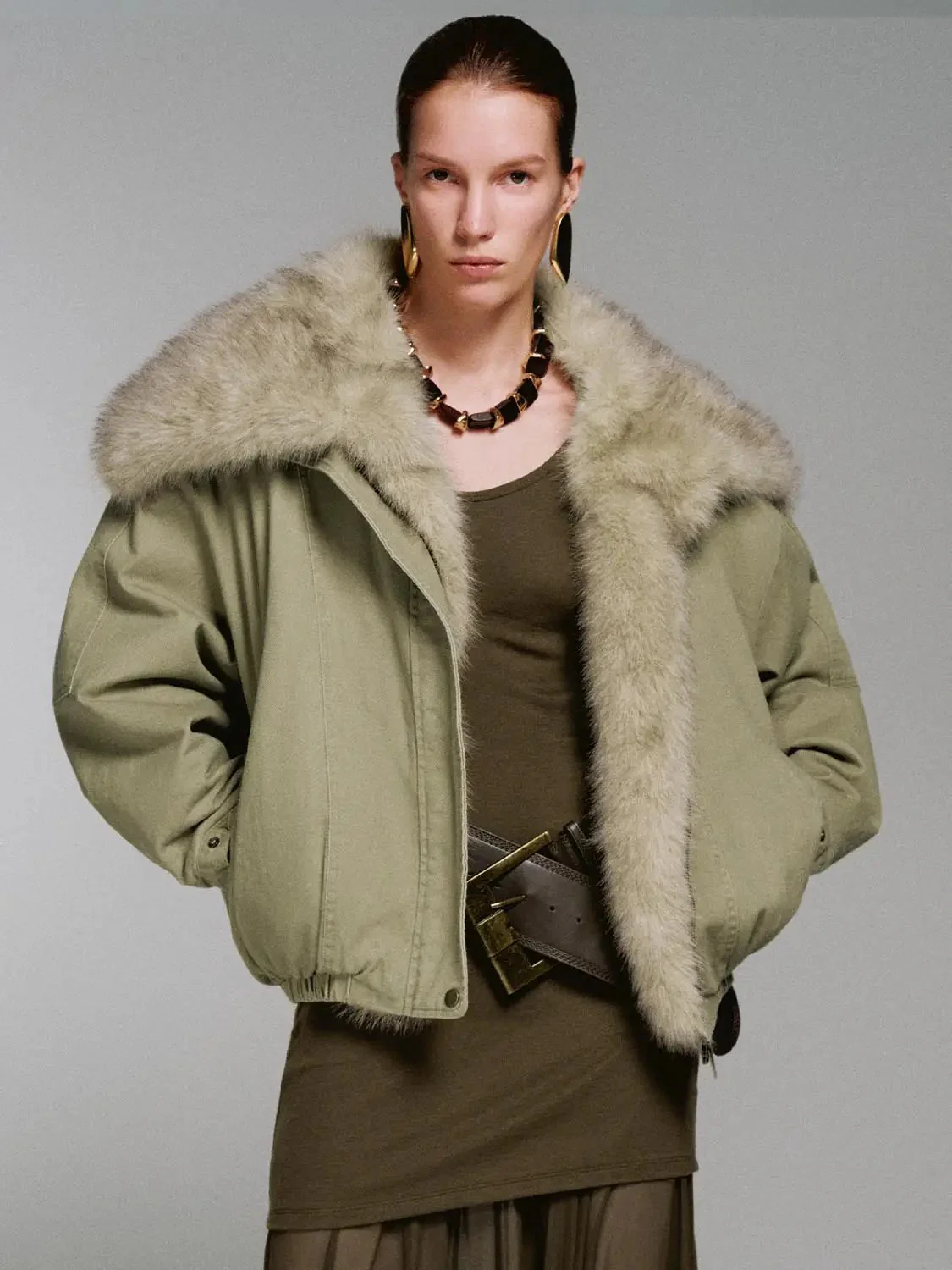 23637-faux-fur-large-collar-padded-jackets-9.webp Faux Fur Large Collar Padded Jackets