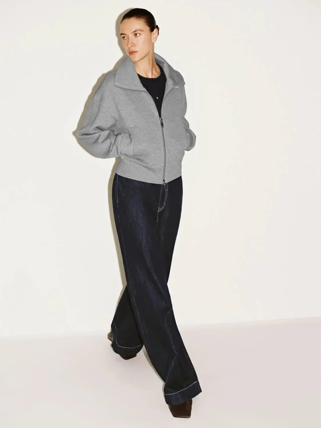 23641-cropped-bomber-jackets-4.webp Cropped Bomber Jackets