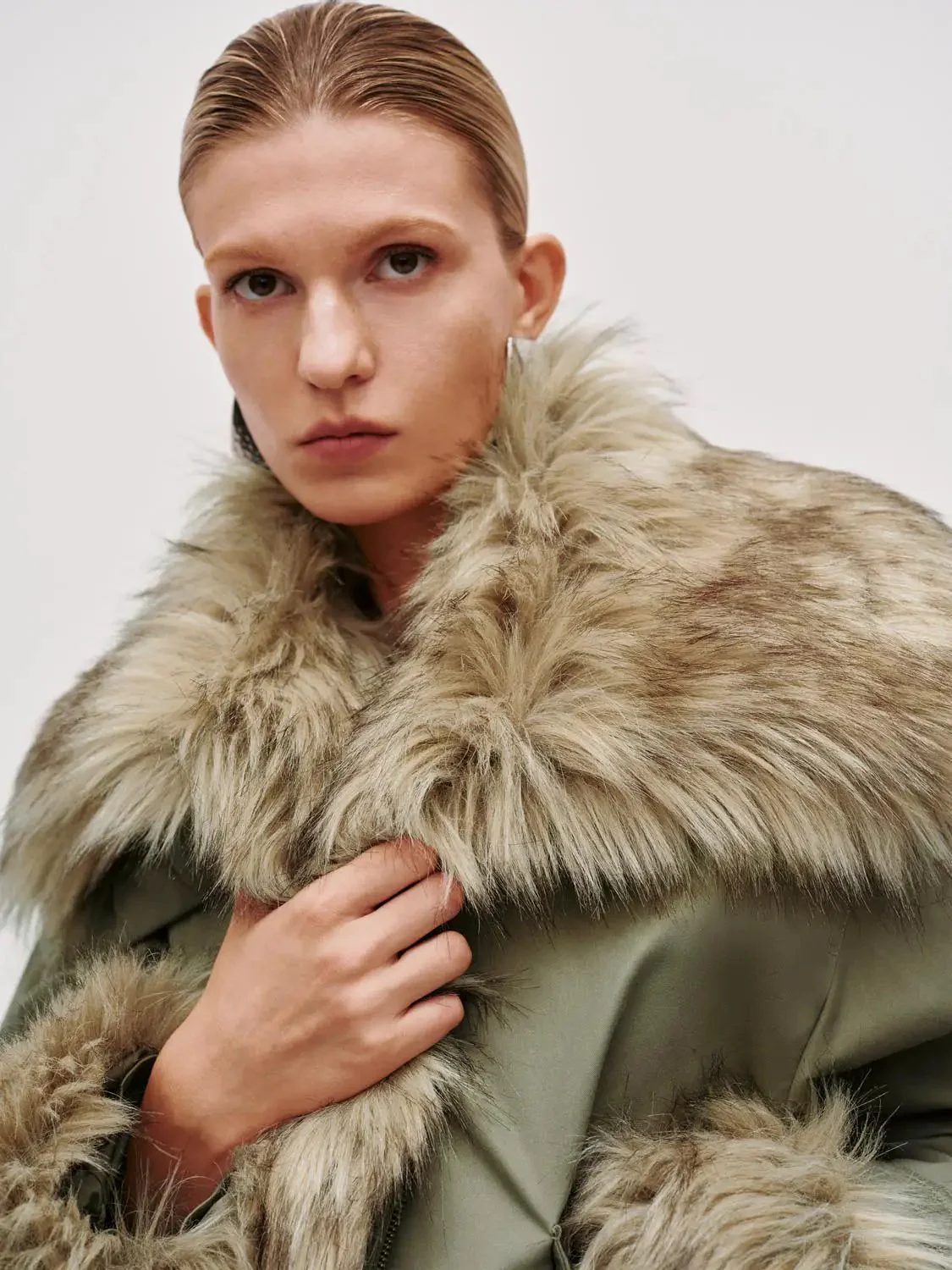 23665-faux-fur-trim-padded-jackets-3.webp Faux Fur Trim Padded Jackets