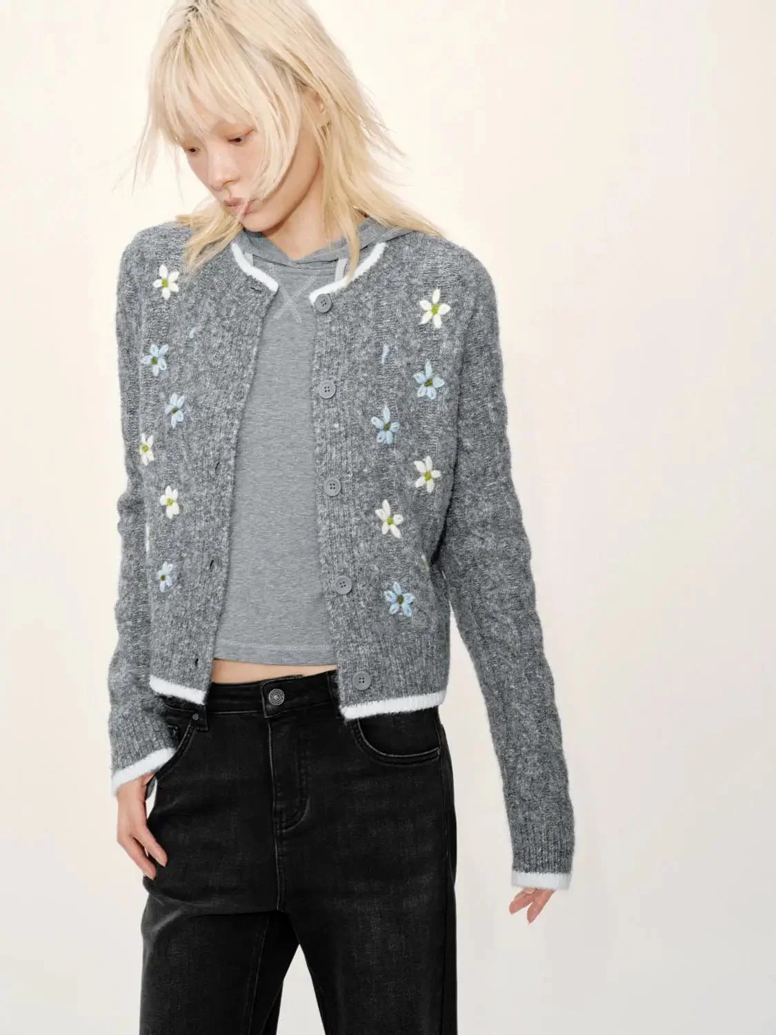 23677-contrast-trim-flower-embroidered-cardigan-10.webp Contrast Trim Flower Embroidered Cardigan