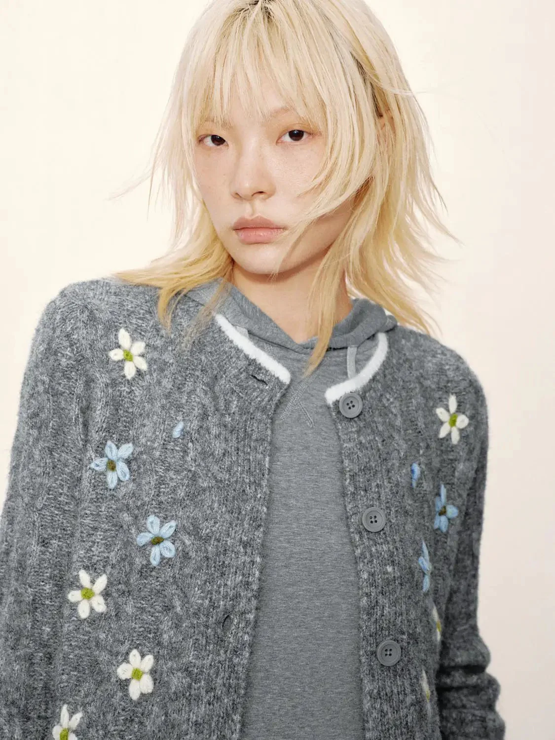 23677-contrast-trim-flower-embroidered-cardigan-11.webp Contrast Trim Flower Embroidered Cardigan