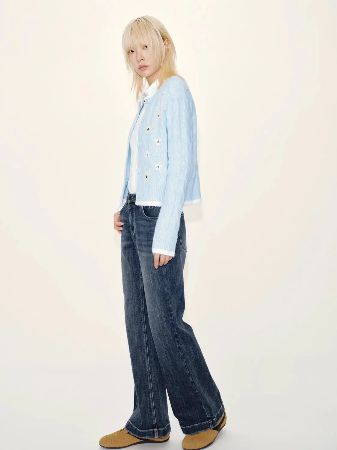 23677-contrast-trim-flower-embroidered-cardigan-5.webp Contrast Trim Flower Embroidered Cardigan