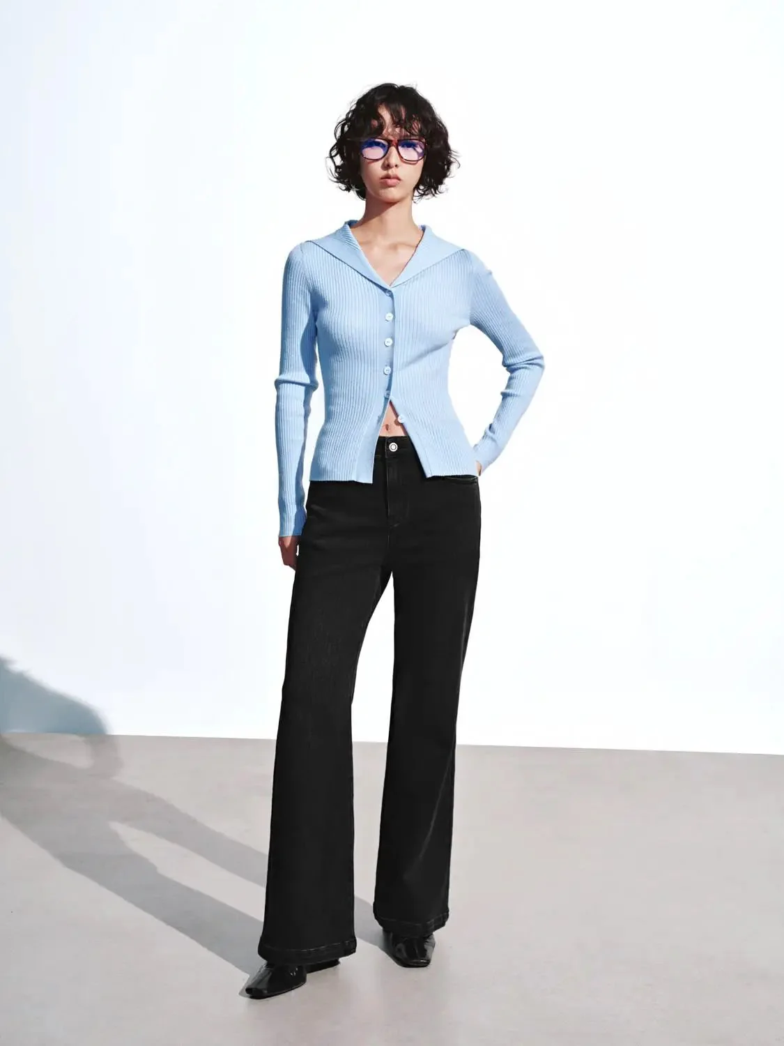 23770-large-collar-slim-fit-knitted-cardigans-13.webp Large Collar Slim Fit Knitted Cardigans