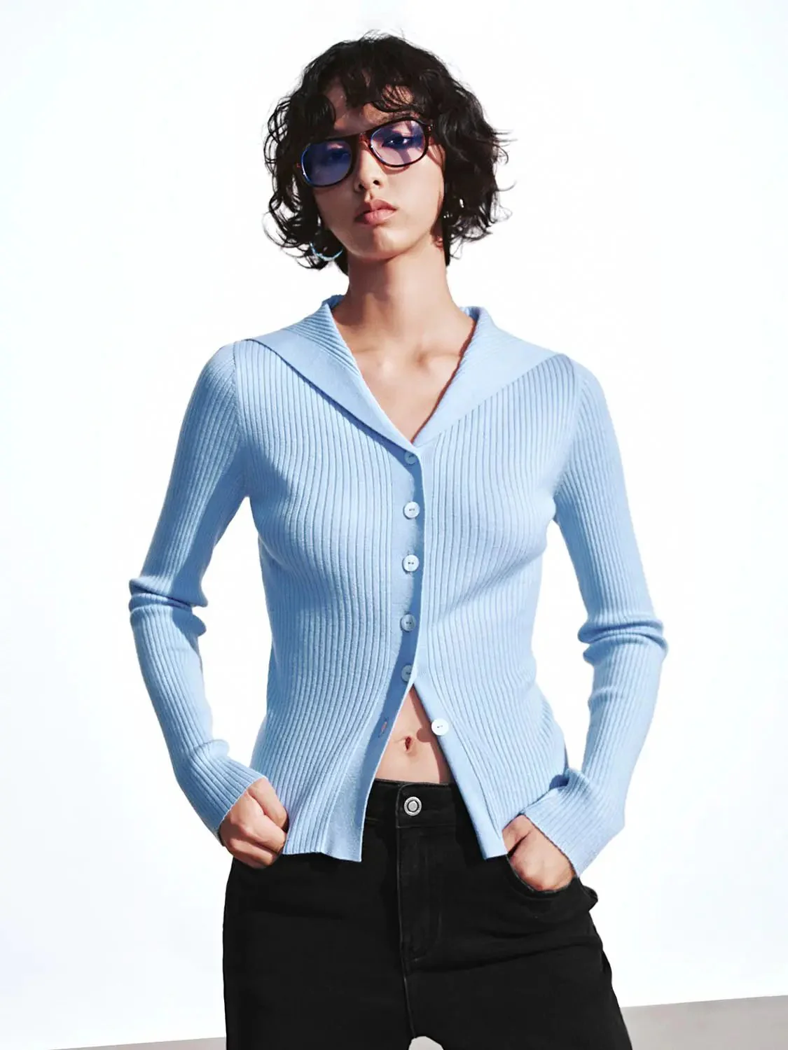 23770-large-collar-slim-fit-knitted-cardigans-9.webp Large Collar Slim Fit Knitted Cardigans