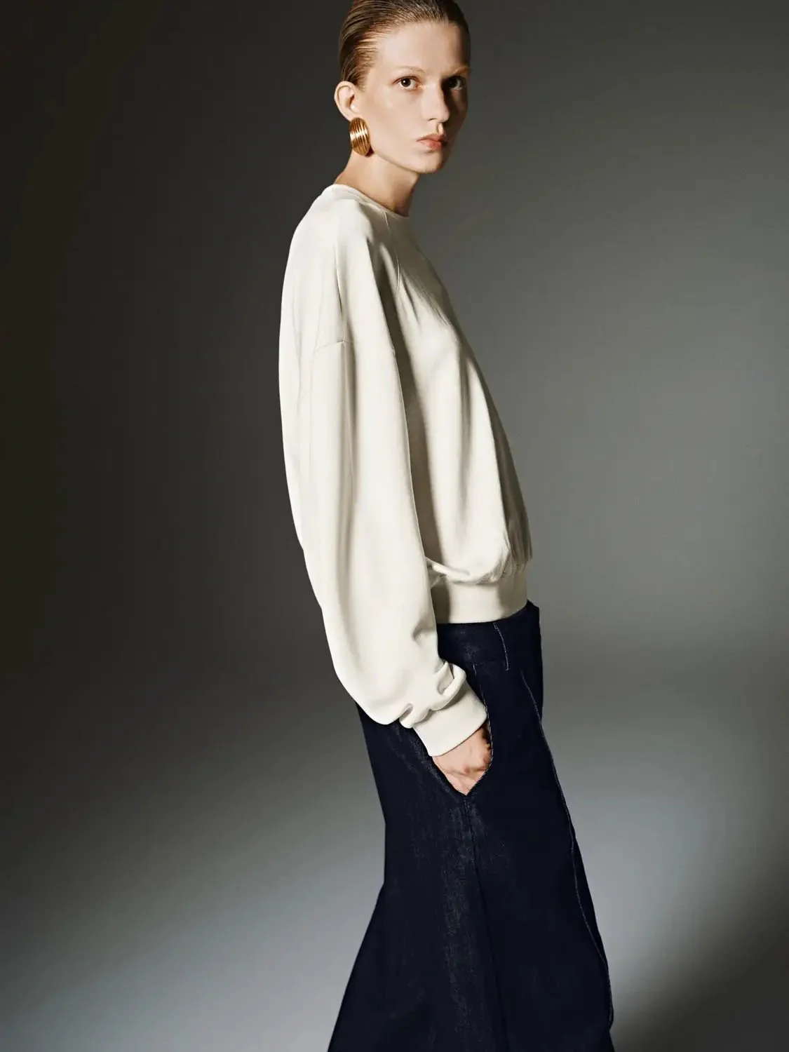23849-modal-blend-relaxed-crew-neck-sweatshirts-2.webp Modal Blend Relaxed Crew Neck Sweatshirts