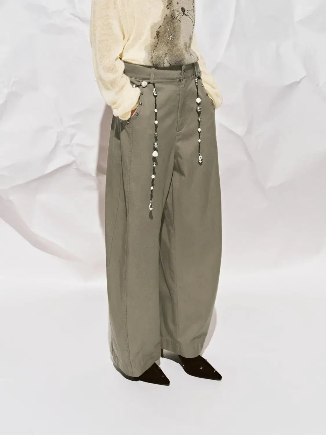 23935-loose-fit-barrel-pants-3.webp Loose Fit Barrel Pants