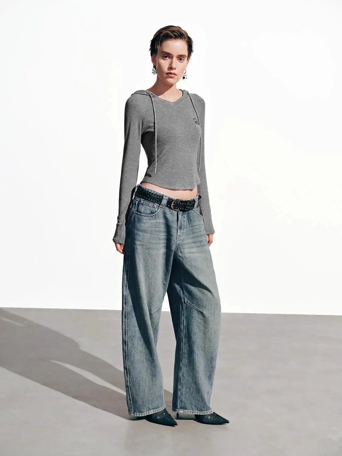 23988-grey-viscose-long-sleeve-drawstring-hooded-crop-top-5.webp Grey Viscose Long Sleeve Drawstring Hooded Crop Top
