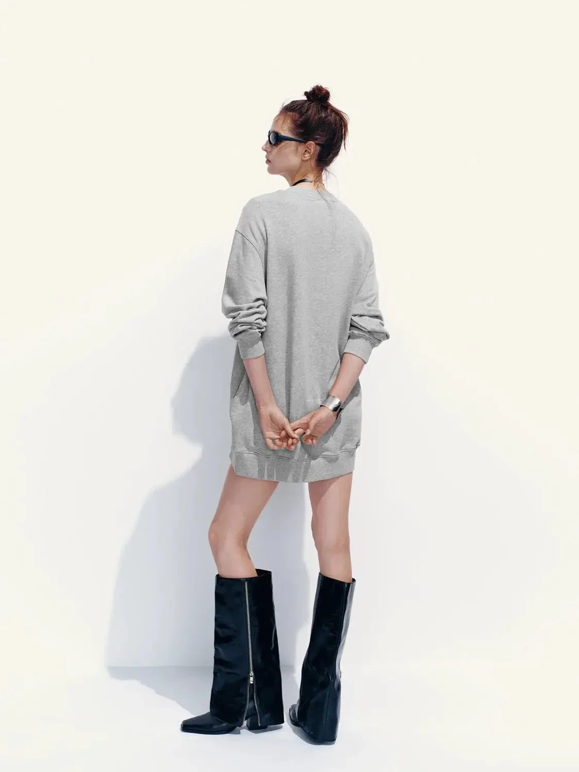 24015-cotton-oversized-sweatshirt-dress-with-relaxed-fit-6.webp Cotton Oversized Sweatshirt Dress With Relaxed Fit