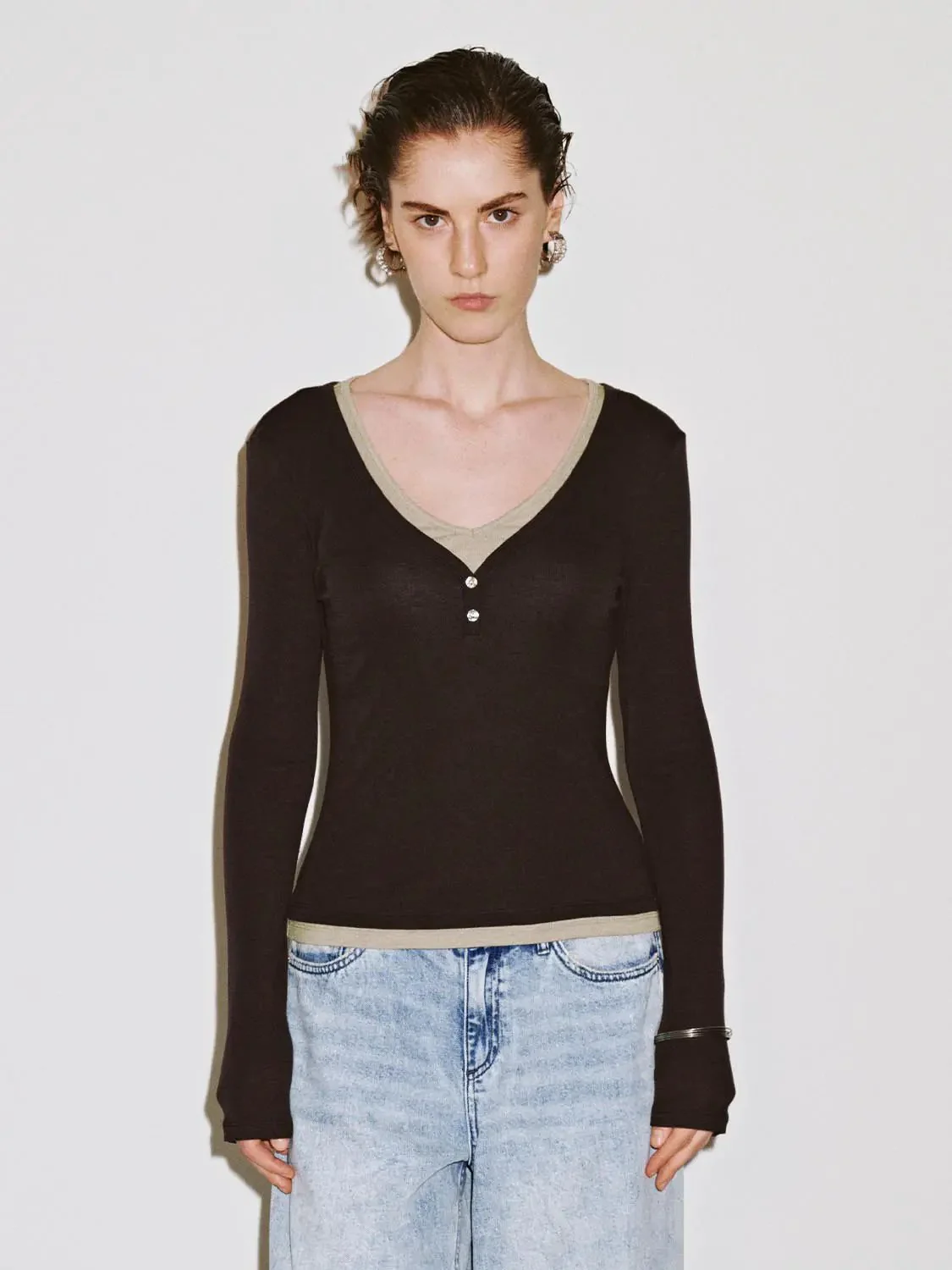 24055-lyocell-wool-blend-v-neck-henley-t-shirt-1.webp Lyocell Wool Blend V-Neck Henley T-Shirt