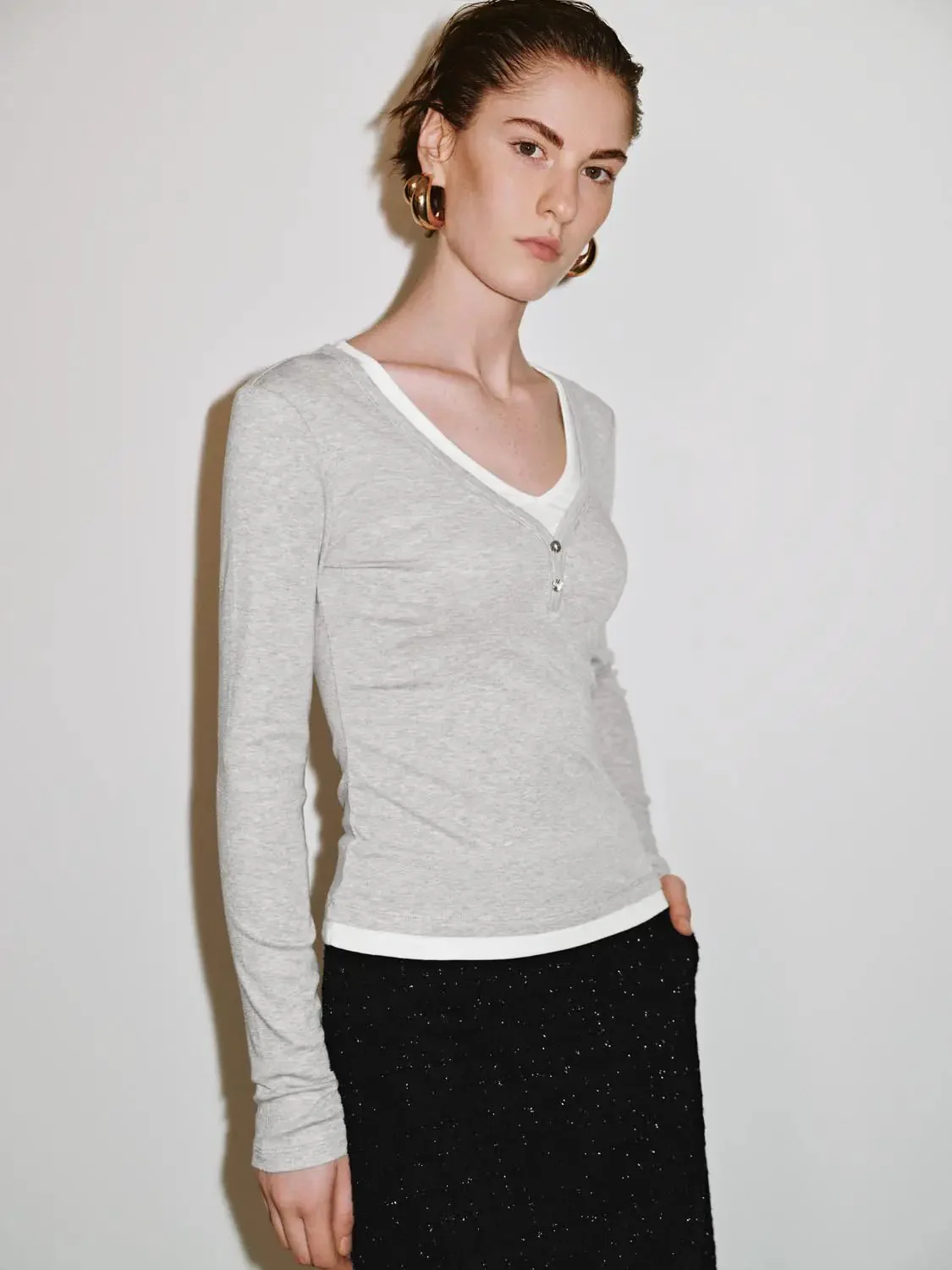 24055-lyocell-wool-blend-v-neck-henley-t-shirt-10.webp Lyocell Wool Blend V-Neck Henley T-Shirt