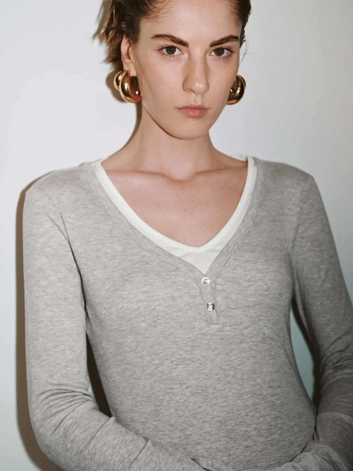 24055-lyocell-wool-blend-v-neck-henley-t-shirt-11.webp Lyocell Wool Blend V-Neck Henley T-Shirt